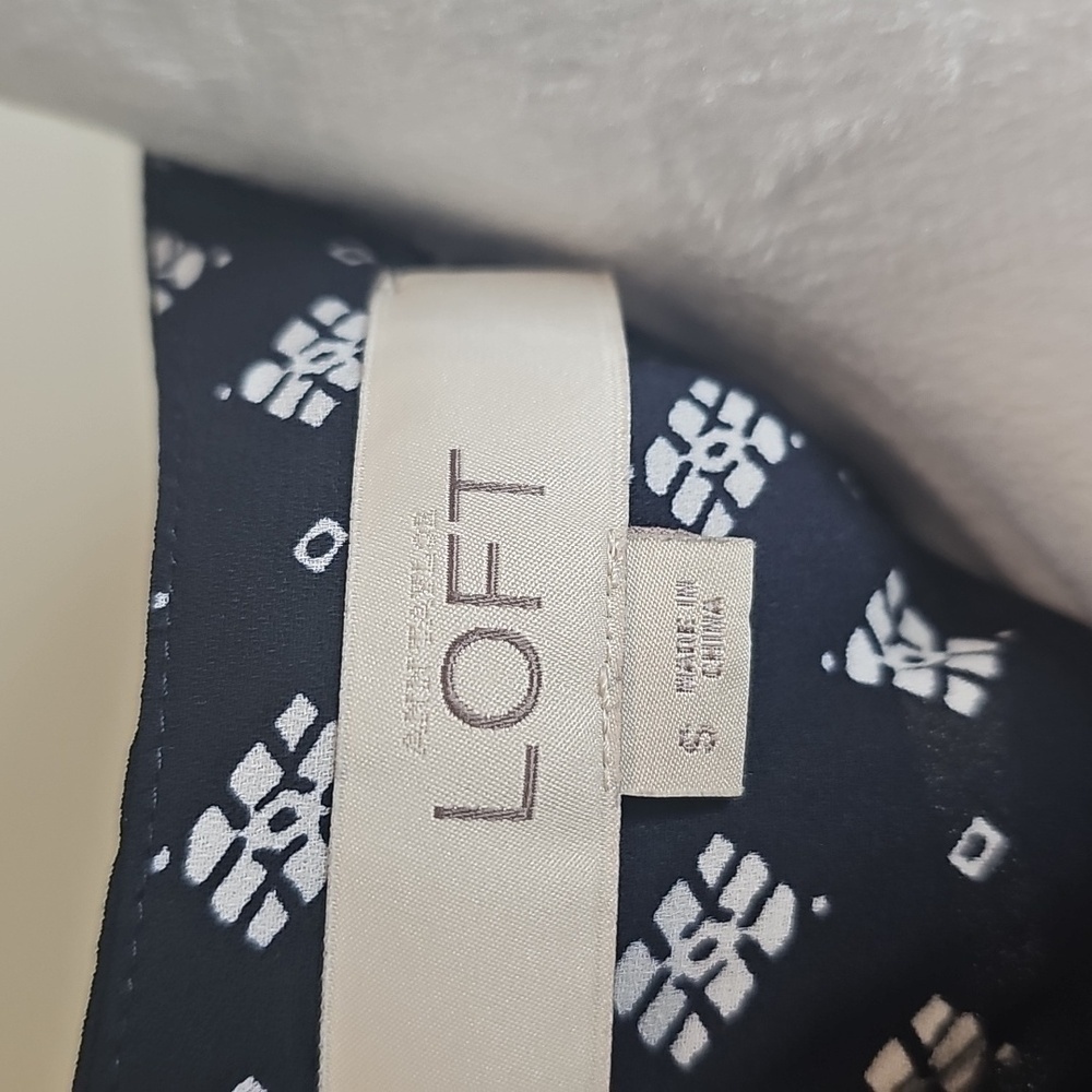 LOFT Navy and White Cuffed Sleeve Blouse with Mandarin‎ Collar - Picture 2 of 7